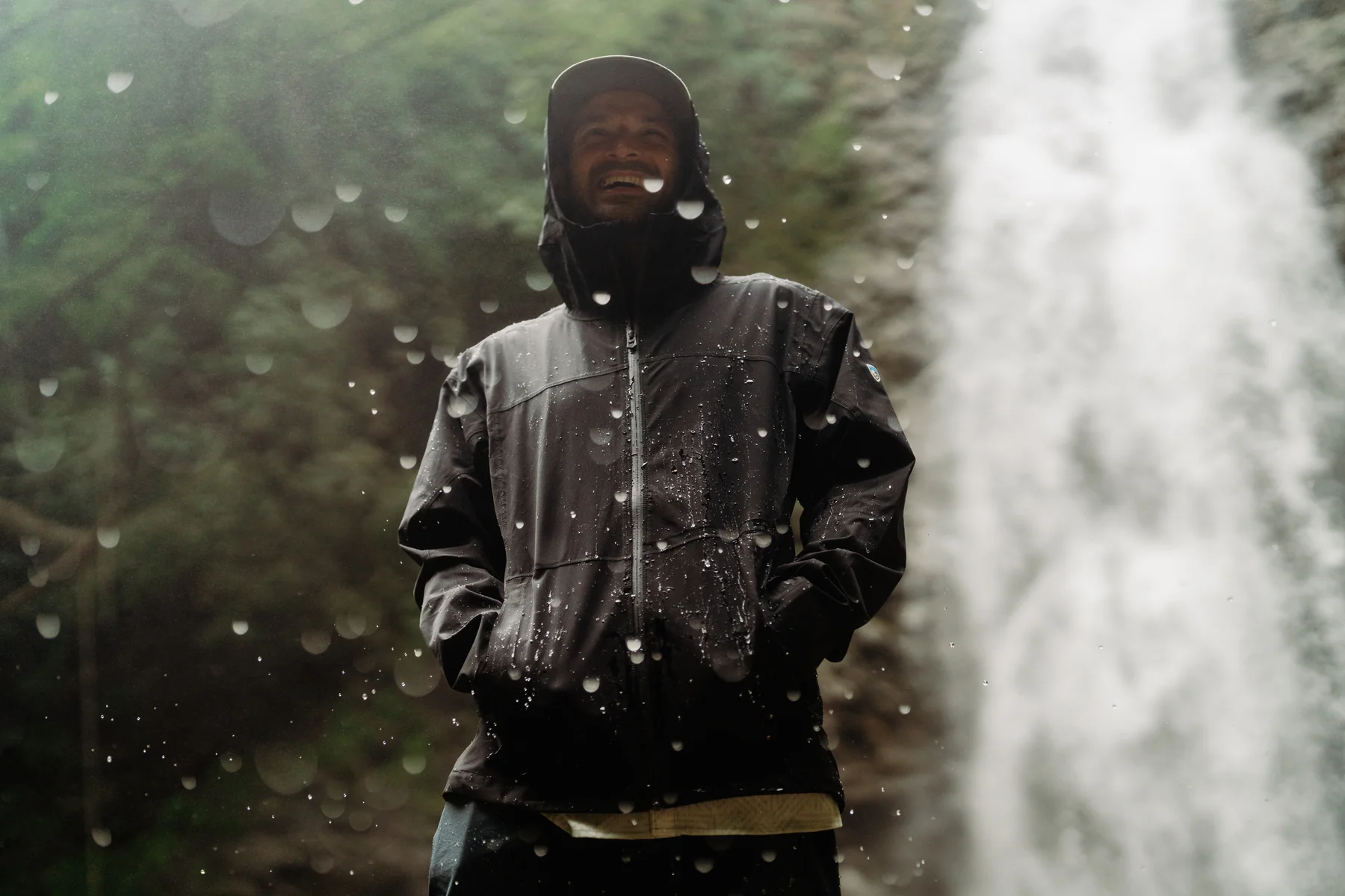 STRETCH VOYAGR™ RAIN JACKET